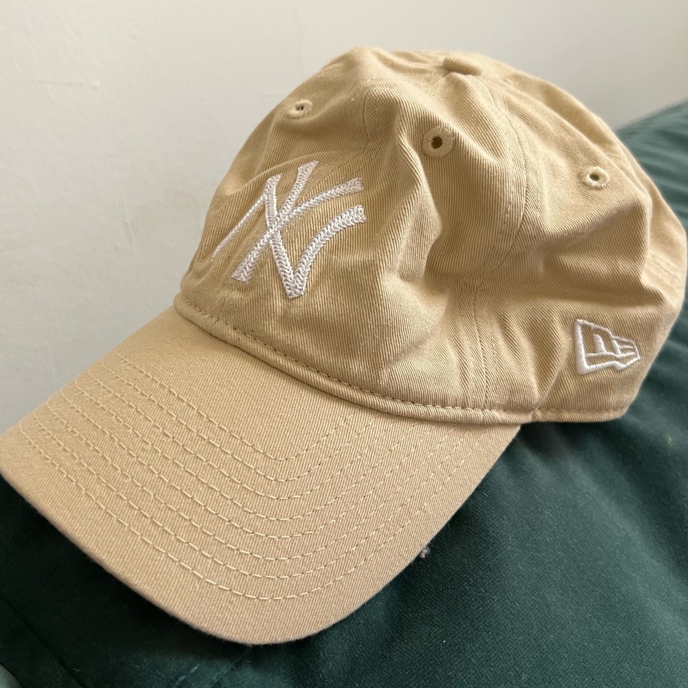 Beige/Tan Yankee Baseball Cap